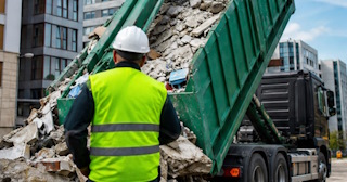 Вывоз строительного мусора в Гагарине: услуги лицензированной компании — ПроМусор